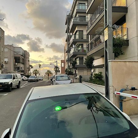 Peaceful And Intimate By The Sea Apartment Haifa Exterior photo